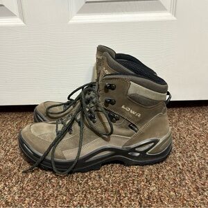 Lowa Tan and Black Outdoor Boots